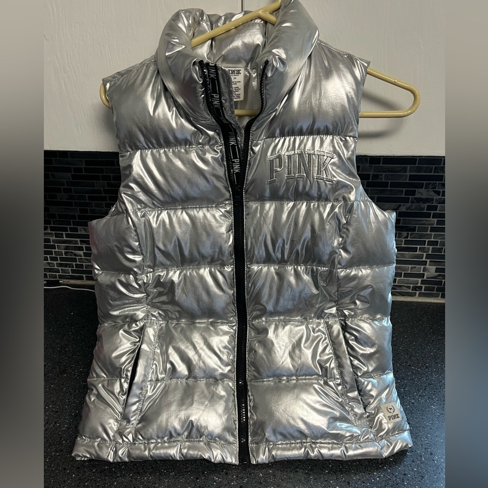 Victoria Secret PINK Vest, Silver, Love Pink, puffer Vest pockets in and out!